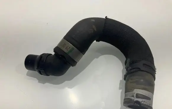 Mercedes-Benz CLS C219 Engine coolant pipe/hose A2118301496 2118301496