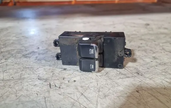 KIA Ceed Electric window control switch 93570A2300