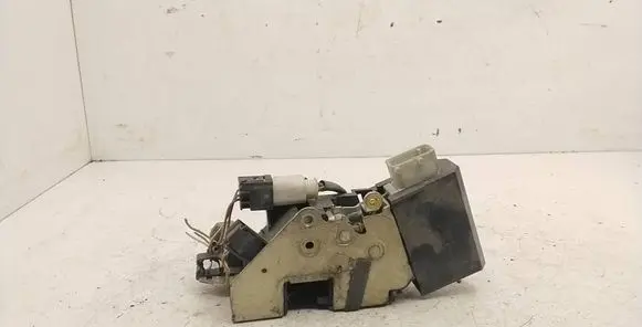 BMW 7 E38 Front door lock 8352165 40620751