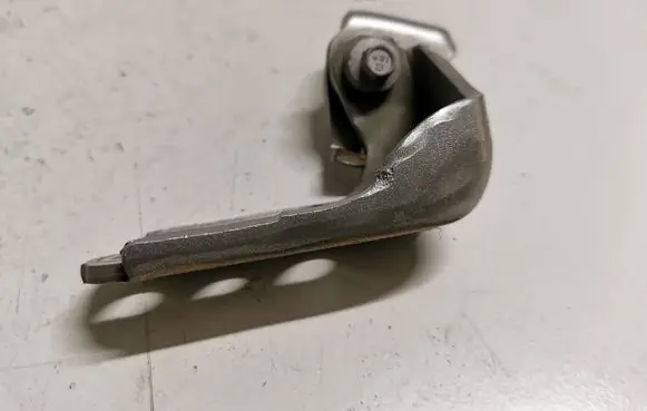 Ford Fusion II Front door lower hinge 
