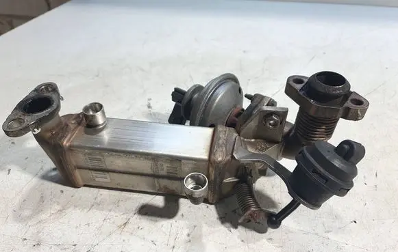 BMW 5 E60 E61 EGR valve cooler 7797371 V9950006 00500062