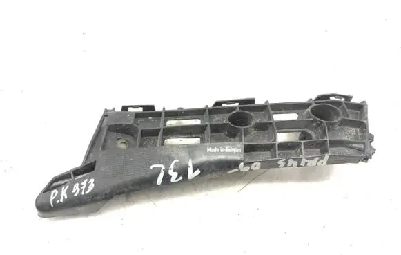 Toyota Prius (XW30) Front bumper mounting bracket
