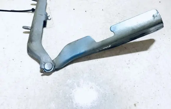 Engine bonnet/hood hinges