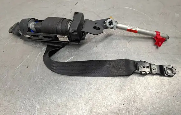 Volvo V70 Front seatbelt 30662744