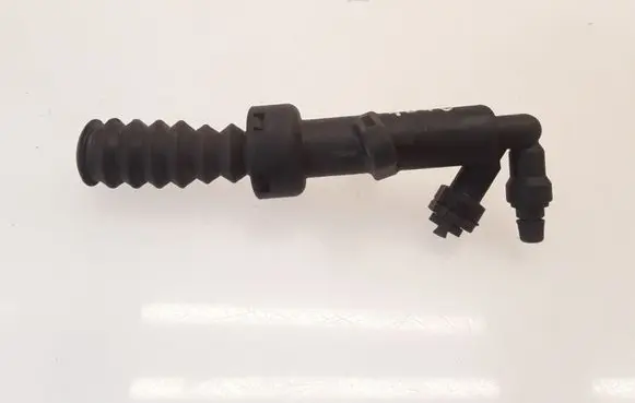 Clutch slave cylinder