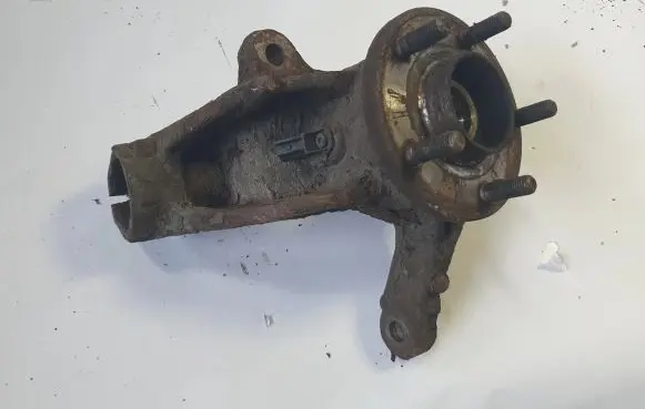 Ford Mondeo Mk III Front wheel hub