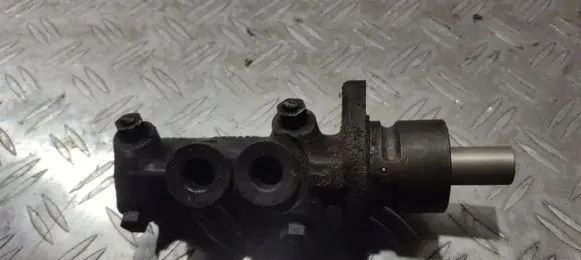 Renault Megane I Master brake cylinder 311901