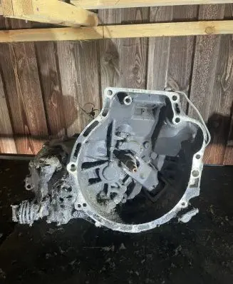 Mazda 323 Manual 5 speed gearbox F522