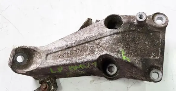 BMW 1 E81 E87 Engine mounting bracket 676030704