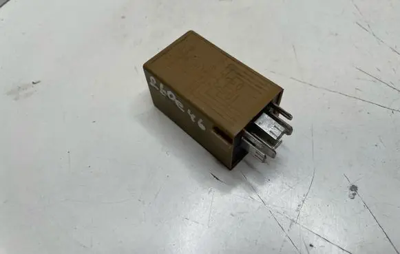 BMW 3 E46 Window control relay 61368384505 V23141B300X15