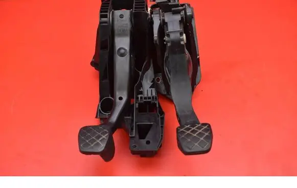 Skoda Octavia Mk3 (5E) Accelerator throttle pedal 5Q1721058DL