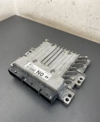 Nissan Juke I F15 Engine control unit/module 23710BJ91B S180067168A