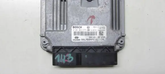 Hyundai ix35 Engine control unit/module 0281016676