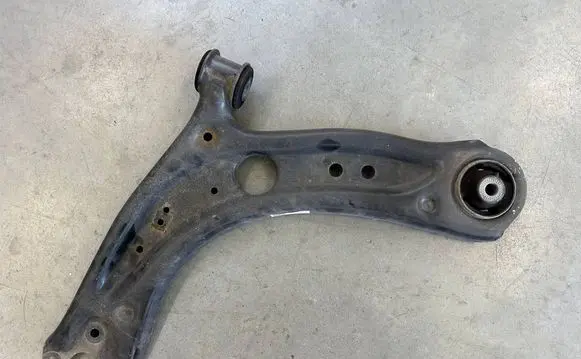 Seat Leon (5F) Front control arm 5Q0407151R
