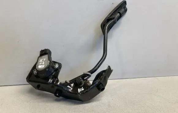 Toyota Avensis T250 Accelerator throttle pedal 7811135030