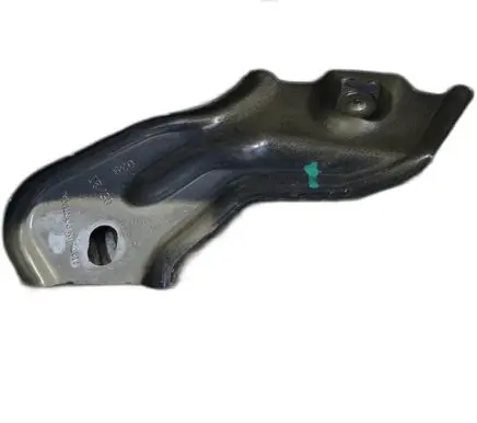 Volkswagen T-Roc Fender mounting bracket 