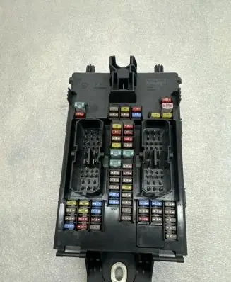 Volvo XC90 Fuse module 32142591