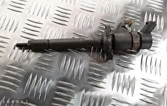 Fuel injector