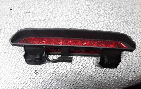 Chevrolet Orlando Third/center stoplight 95031492