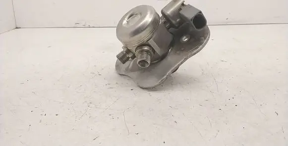 BMW 3 E90 E91 Fuel injection high pressure pump 7562473 1000900741 0261520041