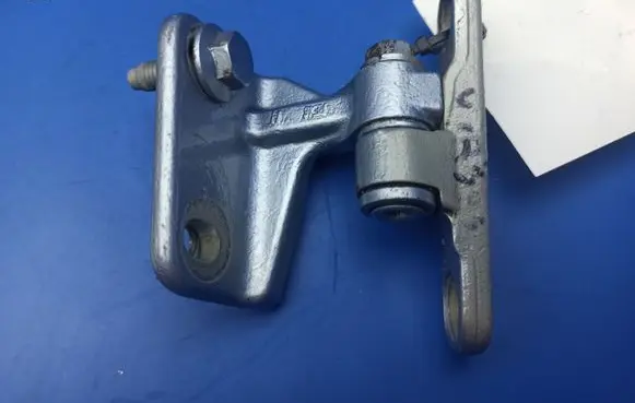 Mercedes-Benz A W169 Rear door upper hinge 13RF RE46H Q10