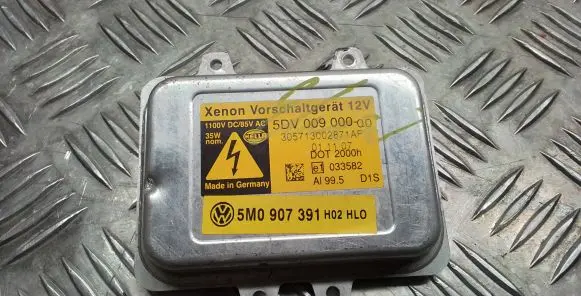 BMW 5 E60 E61 Headlight ballast module Xenon 5DV0090000