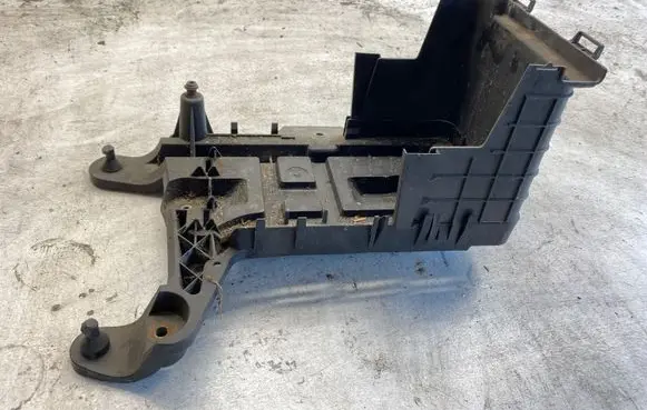 Volkswagen Golf Plus Battery box tray 1k0915333c