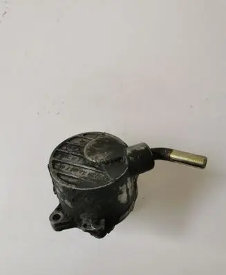 Mercedes-Benz C W203 Vacuum pump A6122300065