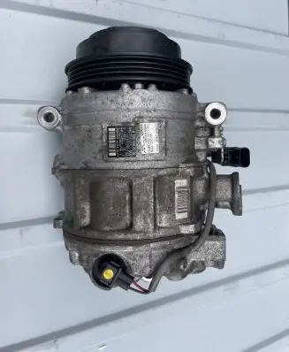 Mercedes-Benz C AMG W205 Air conditioning (A/C) compressor (pump) A0008304702