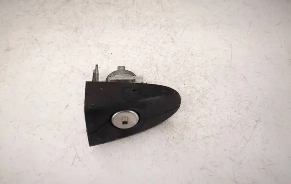 Ford Mondeo MK IV Front door lock (next to the handle)