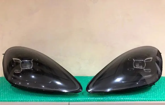 Porsche Cayenne (9Y0 9Y3) Headlights/headlamps set 9Y0941039Q 9Y0941040Q