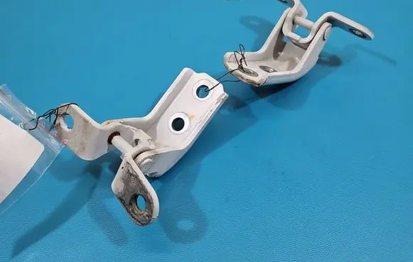 Front door hinge set