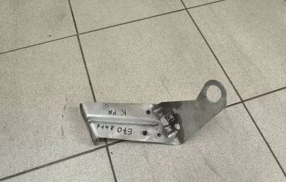 BMW X5M E70 Fender mounting bracket 7188835 77772210