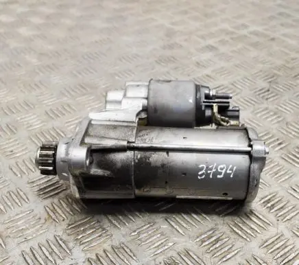 Volkswagen Tiguan Starter motor 02E911024M 0001179526