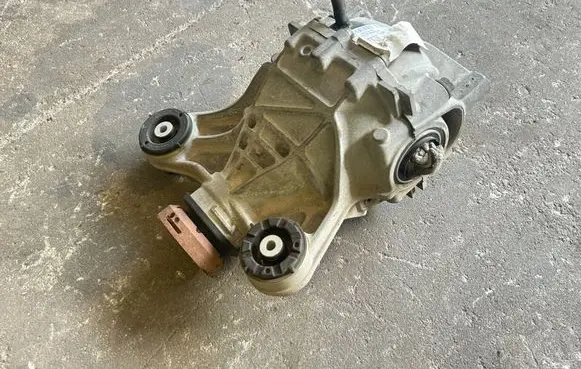Jaguar XE Rear differential GX734A213FB