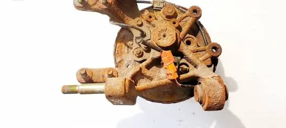 Rear wheel hub