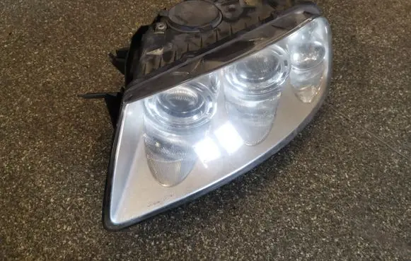 Volkswagen Touareg I Headlight/headlamp