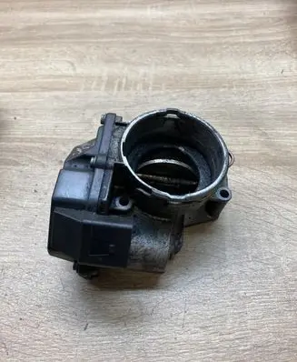 Volkswagen PASSAT B6 Throttle valve 03G128063G