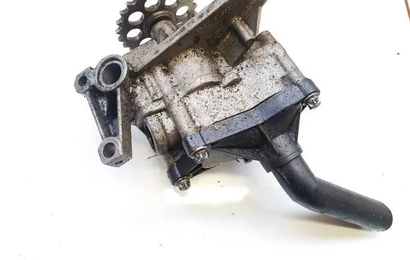Mercedes-Benz Sprinter W901 W902 W903 W904 Oil pump 6061810801