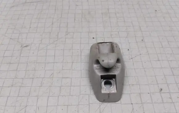 Volkswagen PASSAT B4 Sun visor clip/hook/bracket 191857559