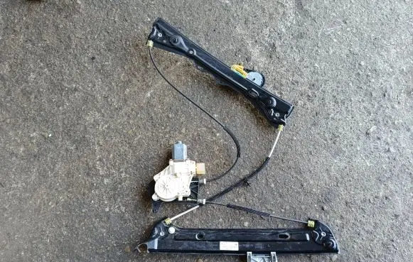 BMW 4 F36 Gran coupe Front door window regulator with motor 7326328 C13314102