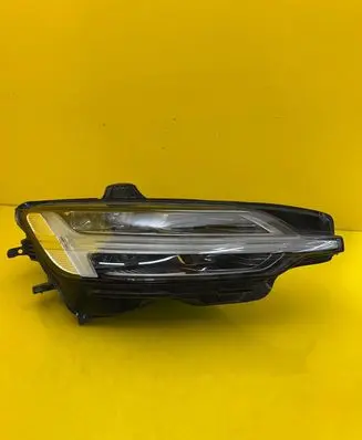 Volvo V60 Headlight/headlamp 32273022