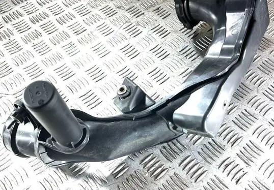 Volvo V40 Intercooler hose/pipe 31370135