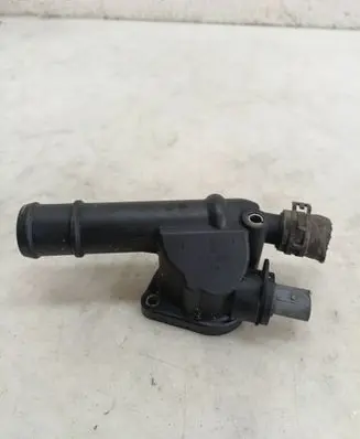Volkswagen Touran I Engine coolant pipe/hose 03G121132B