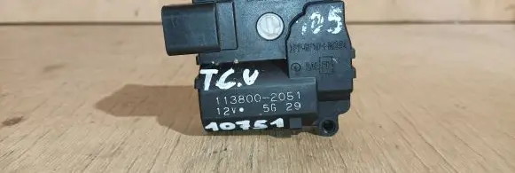 Toyota Corolla Verso AR10 Air flap motor/actuator 1138002051
