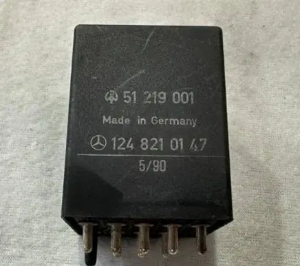 Mercedes-Benz E W124 Seat heating relay 1248210147