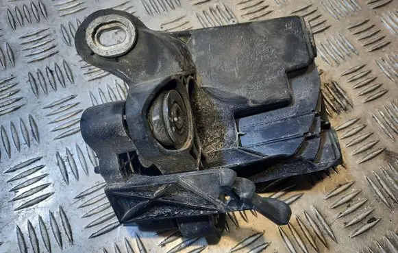 Mercedes-Benz E W212 ABS pump bracket A2124300410