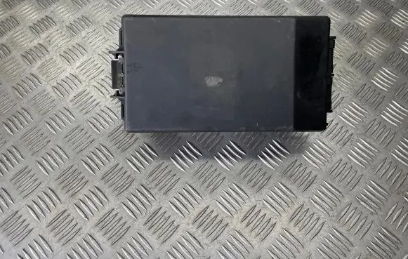 Ford Focus Fuse module 98AG14A067CE 518261300