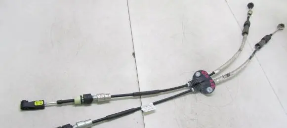 Volvo V70 Gear shift cable linkage