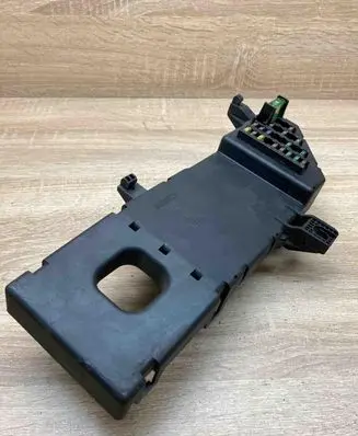 Opel Vectra C Fuse module 518777016 460023260